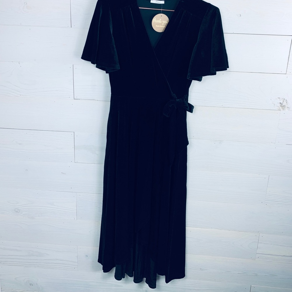 1 LEFT Sasha Velvet Black Dress, Must have 🌹 - Picture 7 of 7